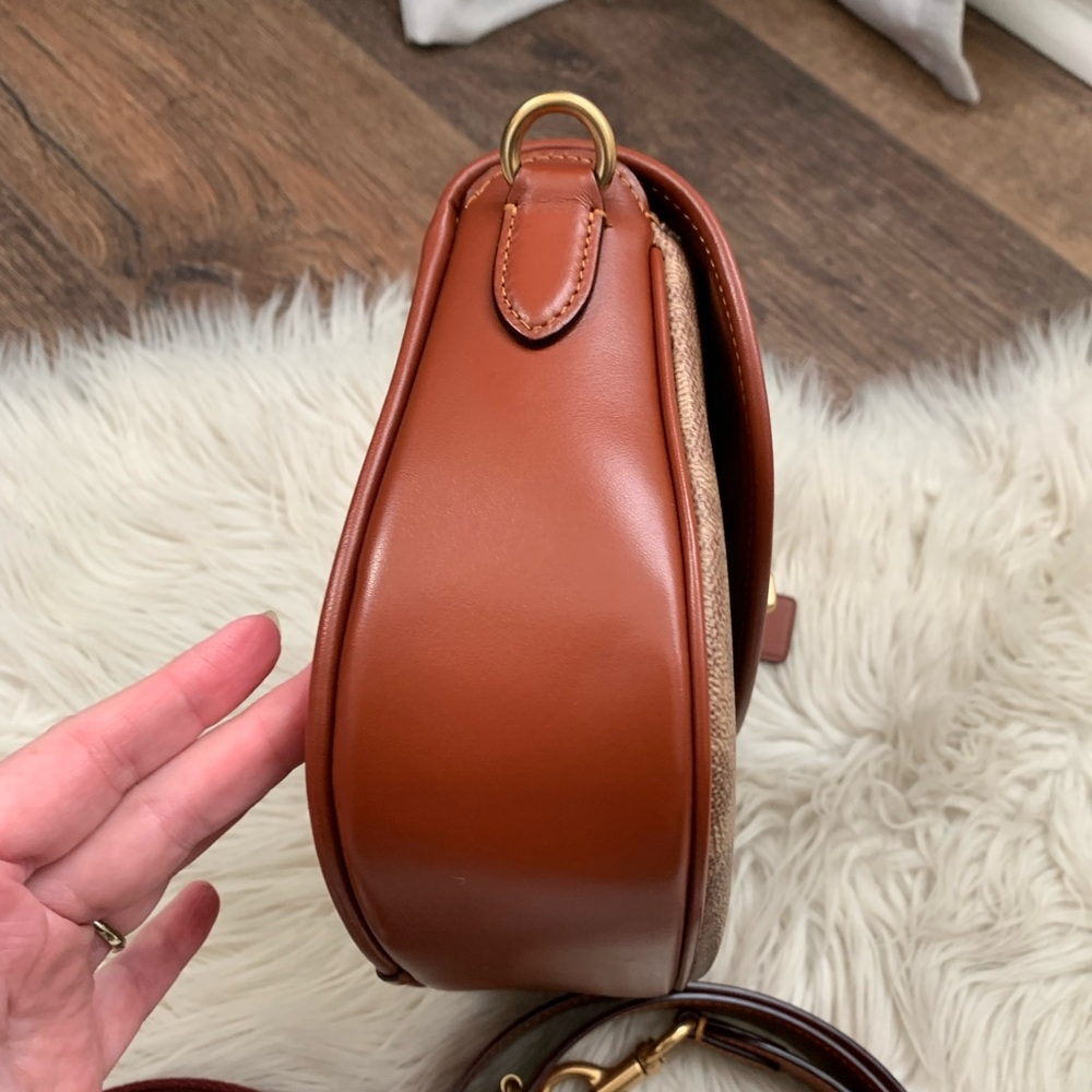 Coach Willow Saddle Bag Signature B4/ Tan Rust - Picture 8 of 16
